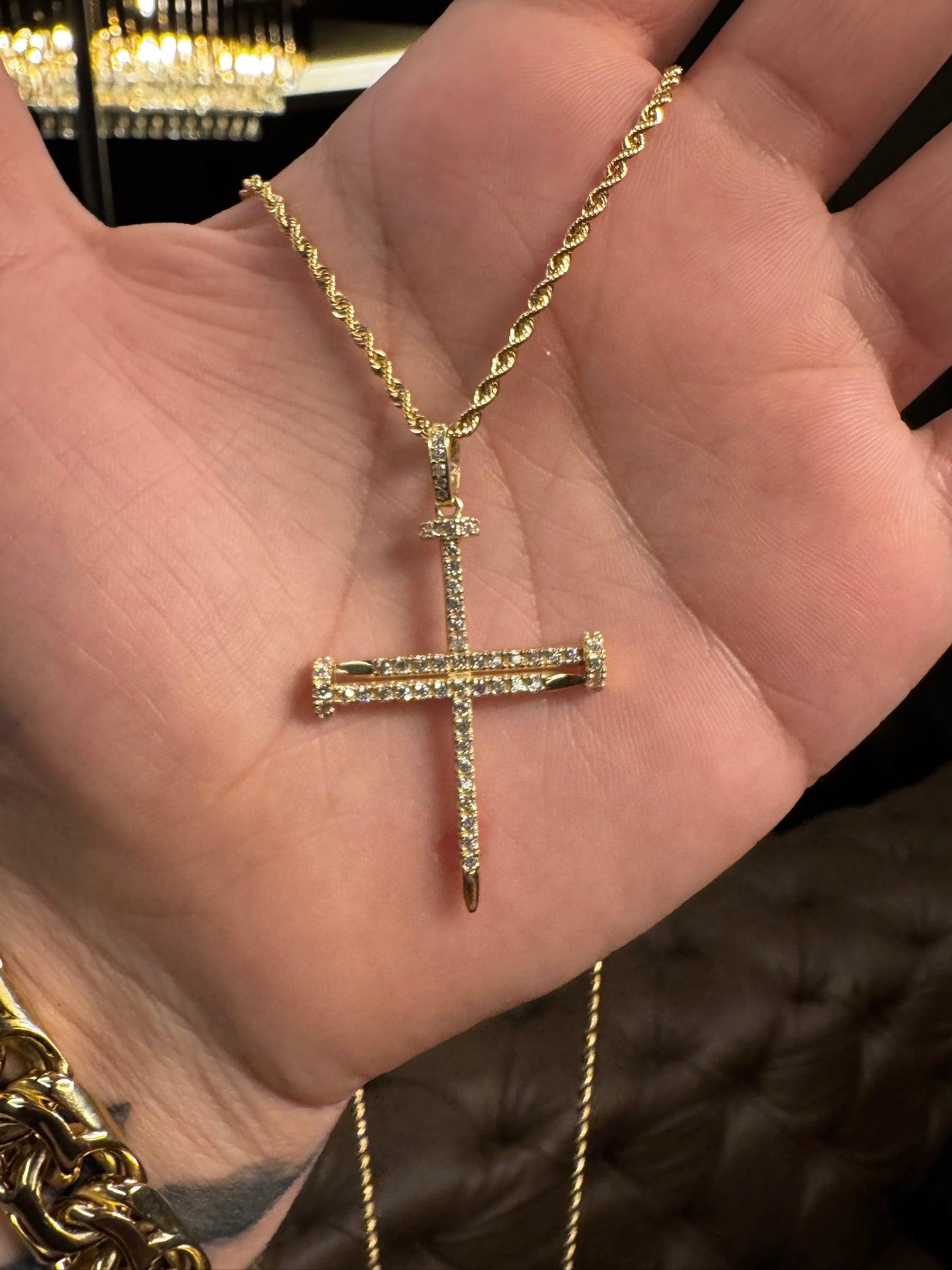 Dije Cruz Clavos Full Zirconias