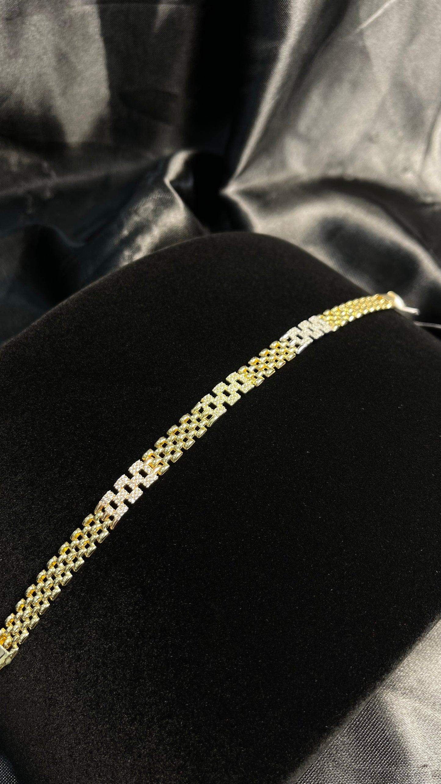 Pulso tipo Rolex con zirconia
