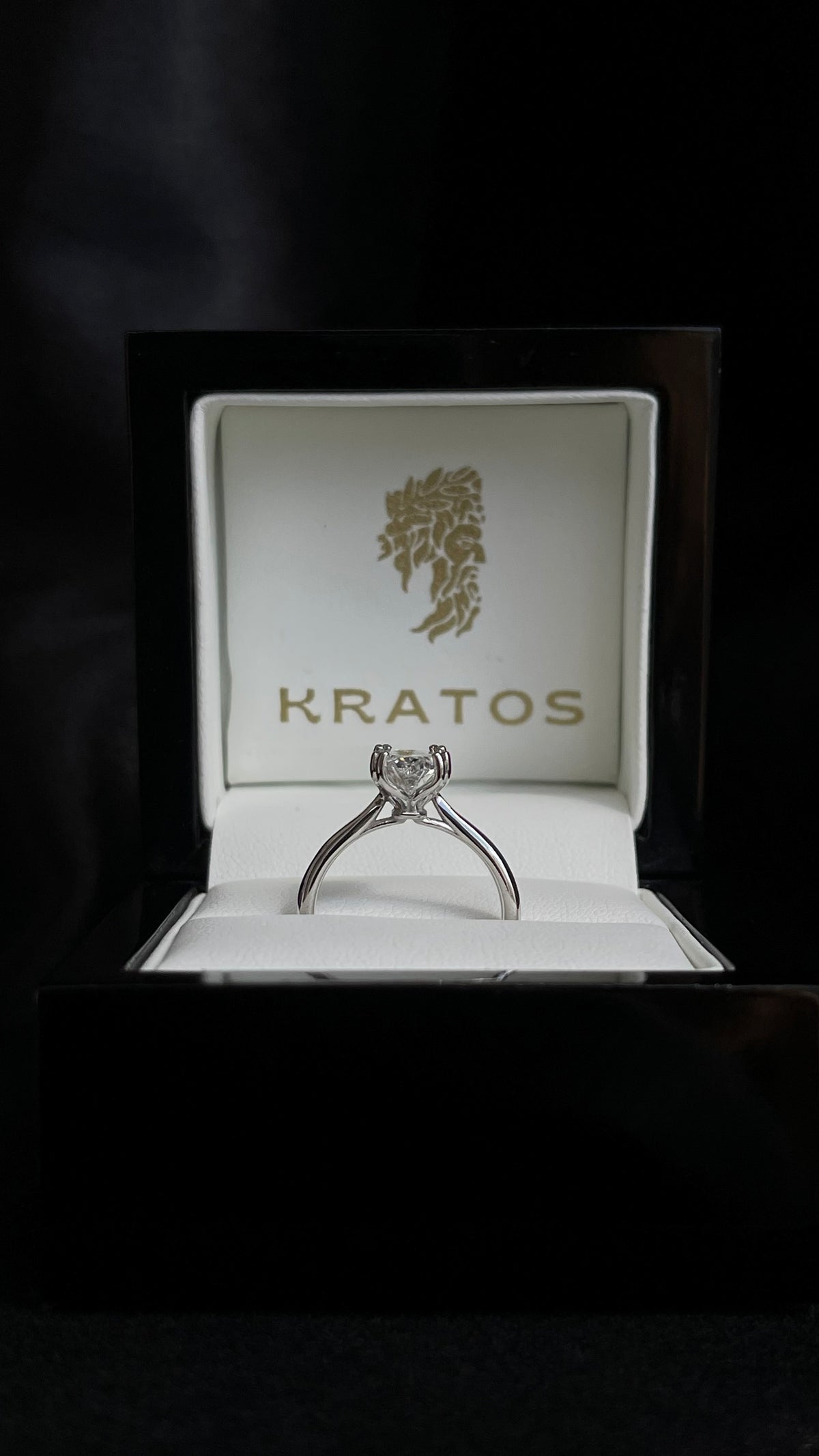 A. Compromiso Solitario Oval Tulip 14K WG 2.03ct