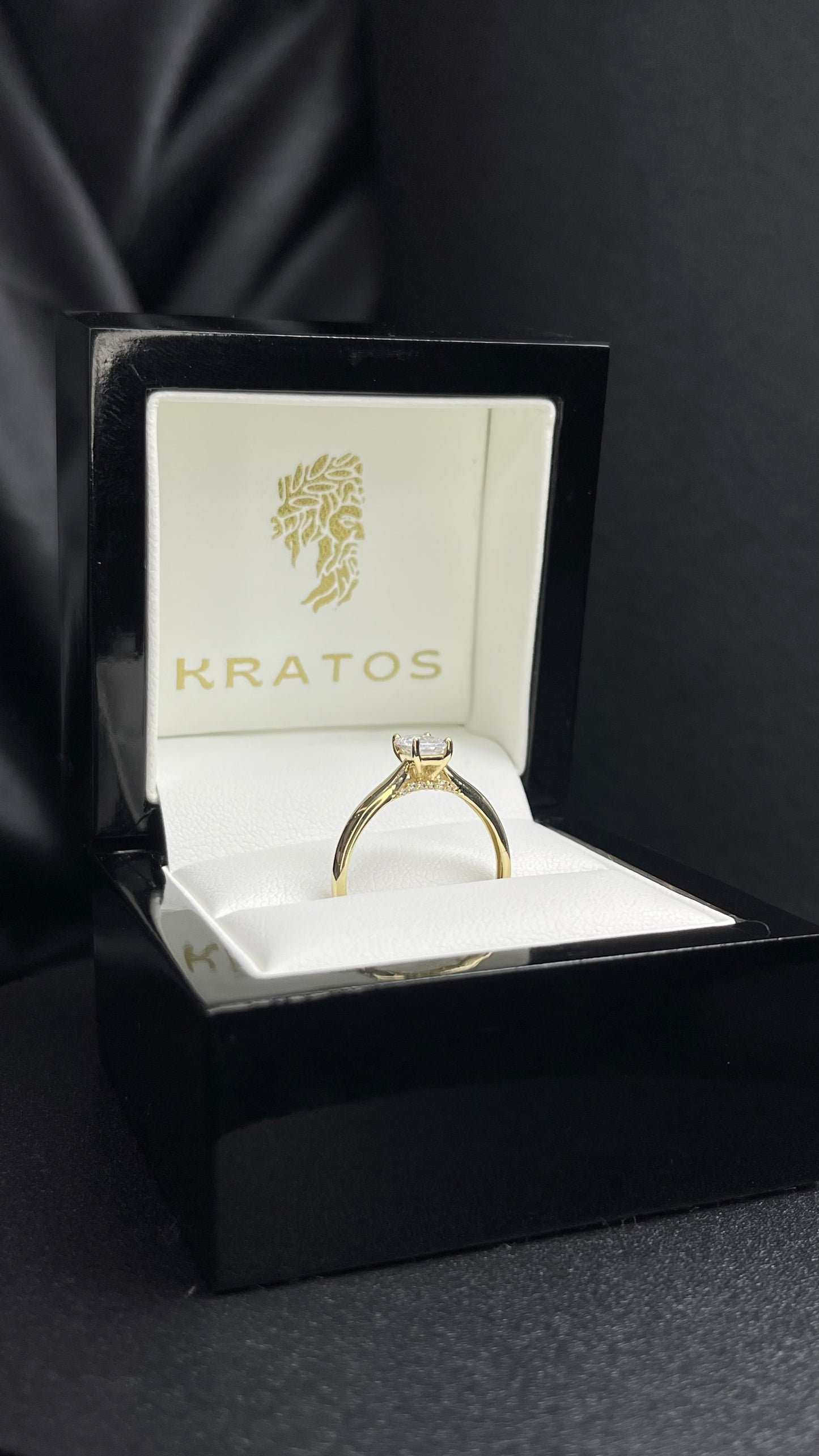 Anillo Solitario Zirconia Corte Esmeralda