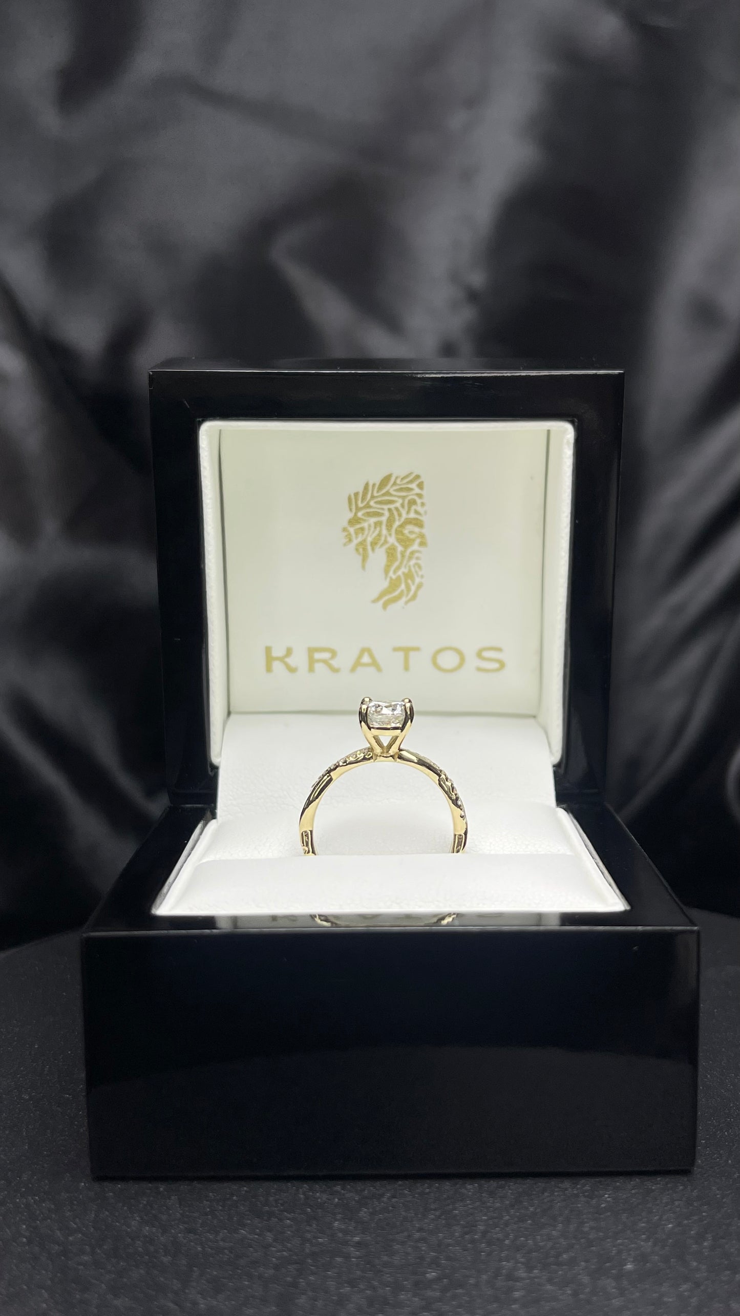 Anillo Compromiso Redondo 1.08 ct, cruzado 26d .13ct diamantes naturales 14k YG