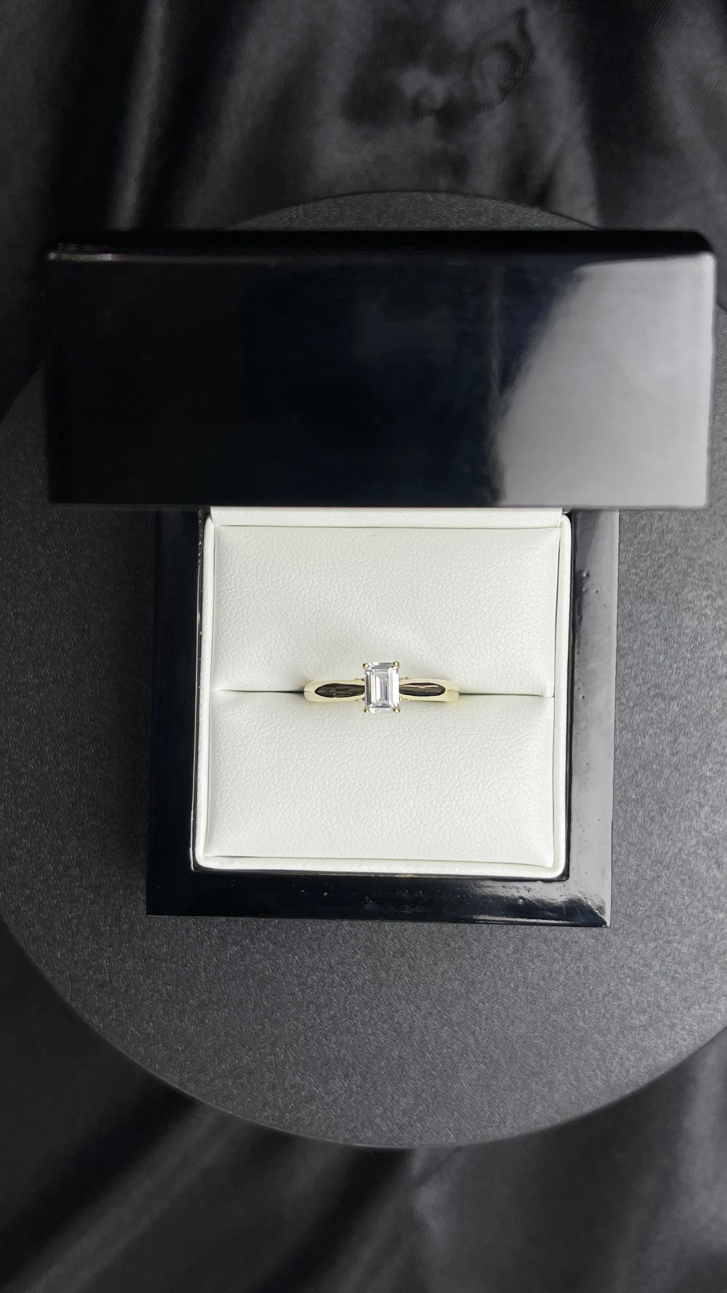 Anillo Solitario Zirconia Corte Esmeralda