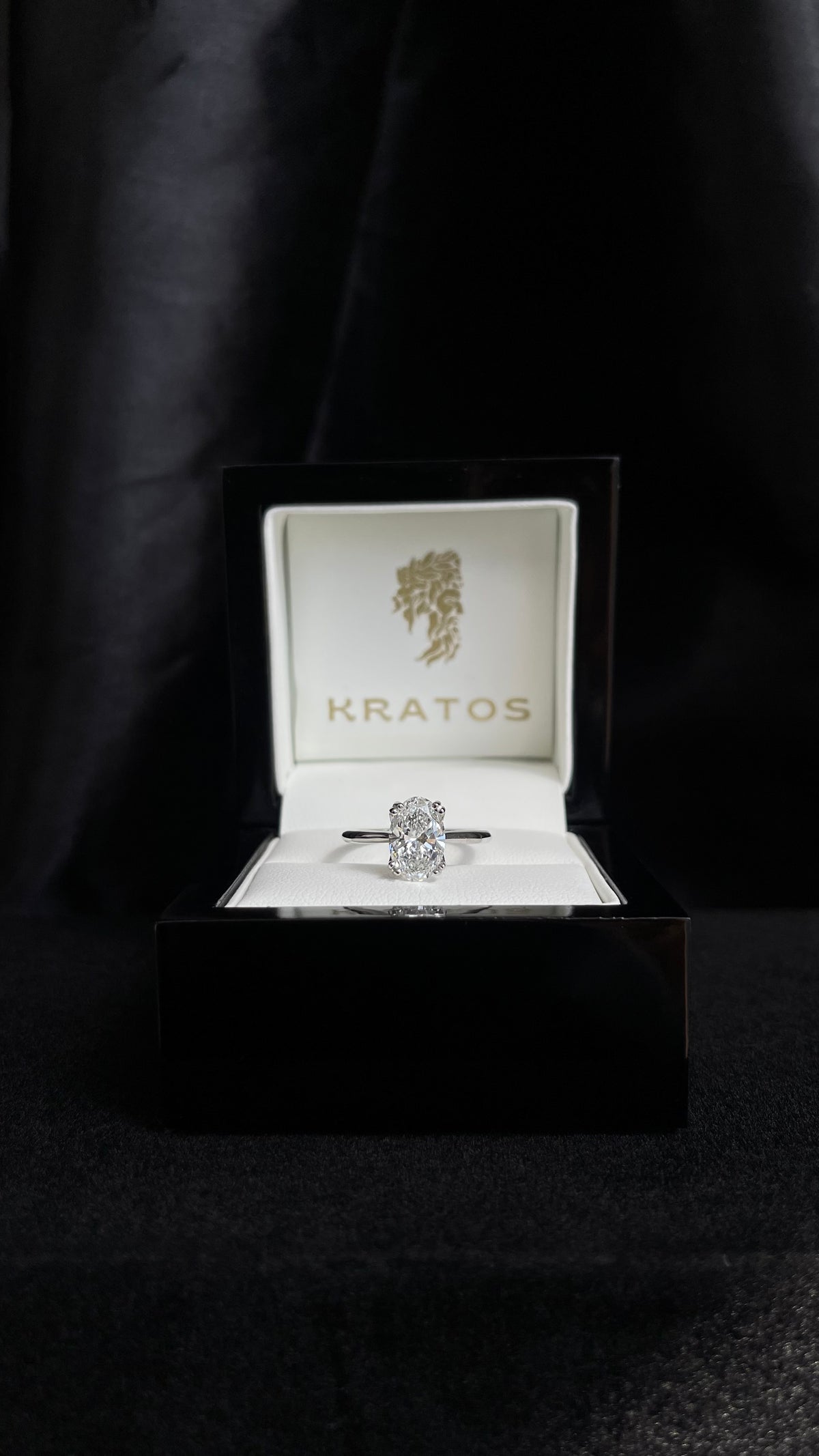 A. Compromiso Solitario Oval Tulip 14K WG 2.03ct
