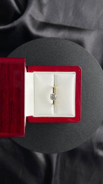 A. Compromiso Redondo 1.02ct, hidden halo 12rd .06ct naturales ,  14k, YG