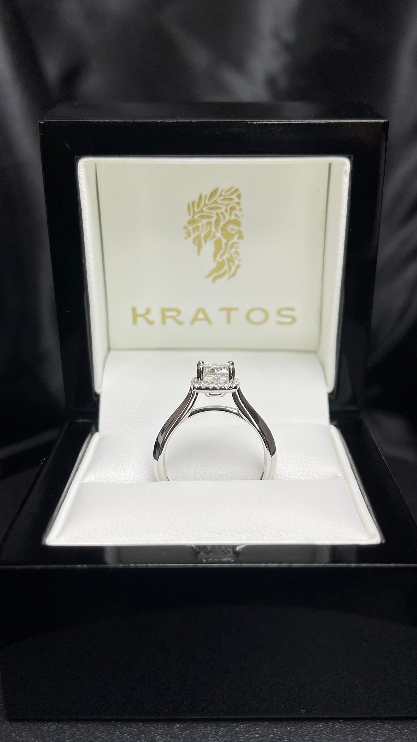 Anillo Compromiso Cushion Cuadrado 1.01, 20rd .10ct 14 WG