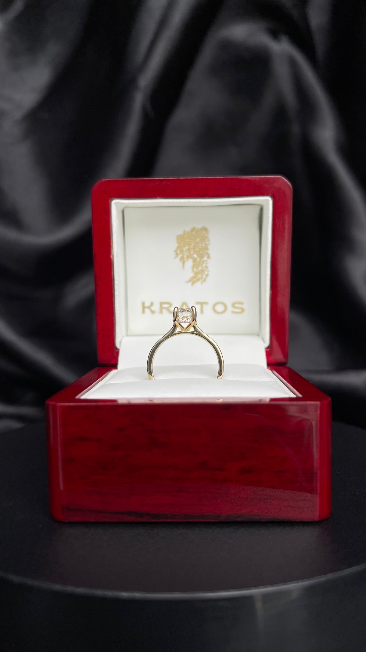 A. Compromiso Redondo 1.02ct, hidden halo 12rd .06ct naturales ,  14k, YG