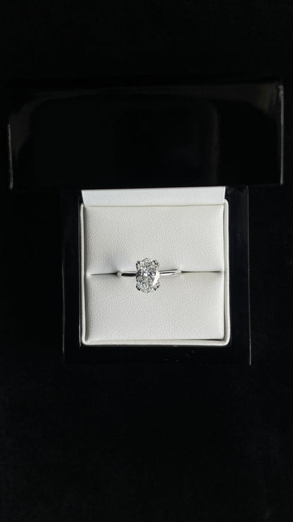 A. Compromiso Solitario Oval Tulip 14K WG 2.03ct
