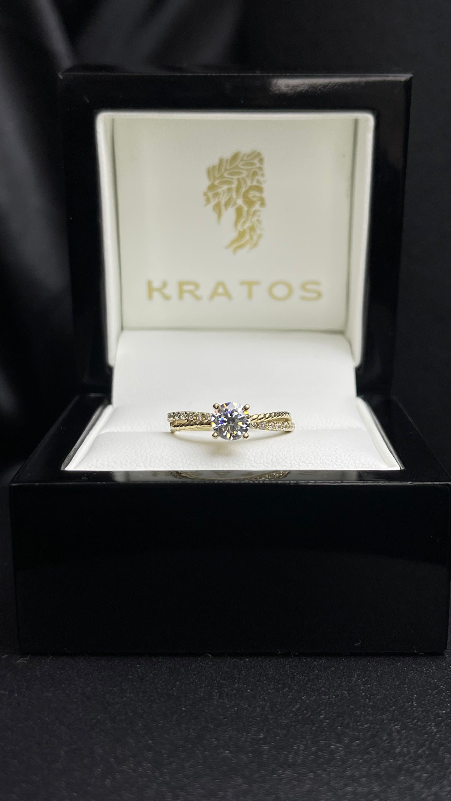 Anillo Compromiso Zirconias Trenzado