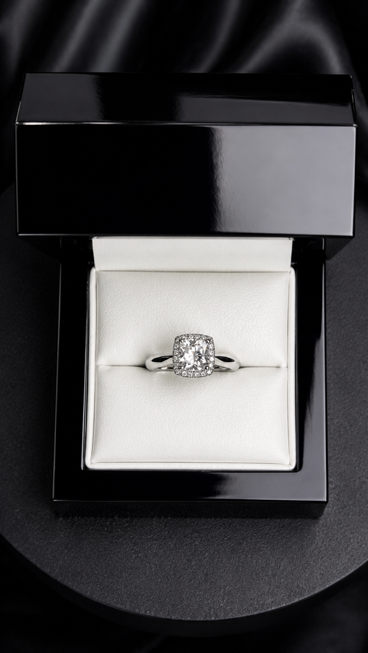 Anillo Compromiso Cushion Cuadrado 1.01, 20rd .10ct 14 WG